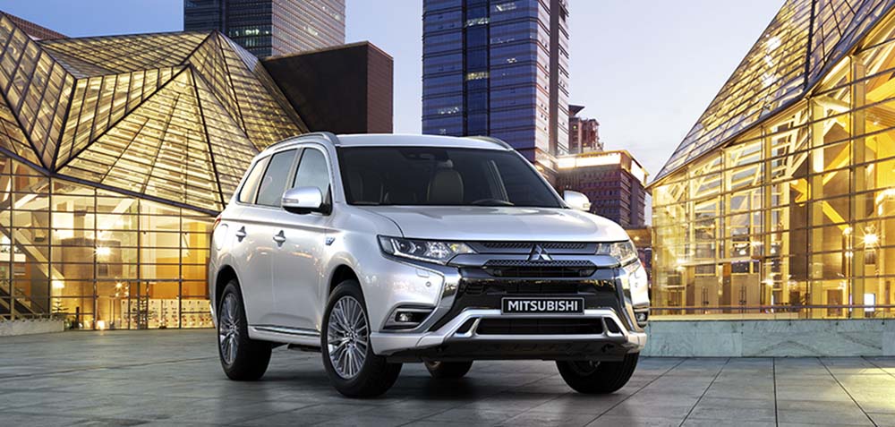 New Mitsubishi Outlander PHEV Left Hand Drive photo: Front view image
