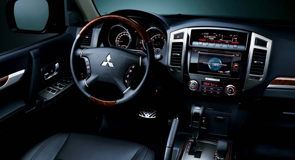New Mitsubishi Pajero Left Hand Drive photo: Cockpit view image