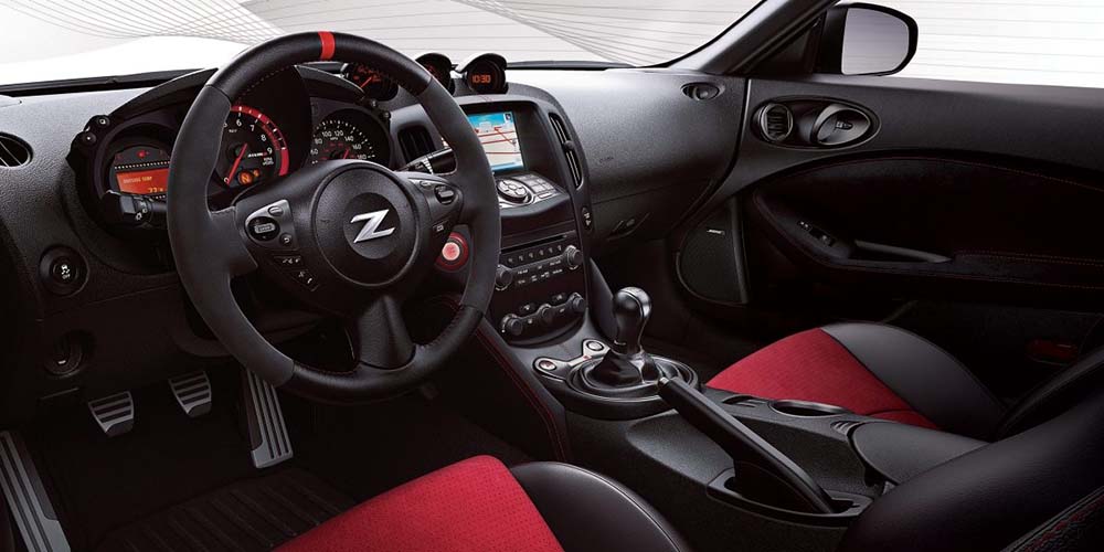 New Nissan 370Z Coupe Left Hand Drive photo: Cockpit view image