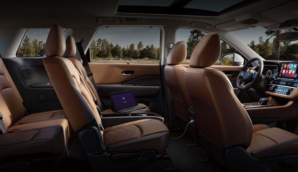 New Nissan Pathfinder Left Hand Drive photo: Interior view image