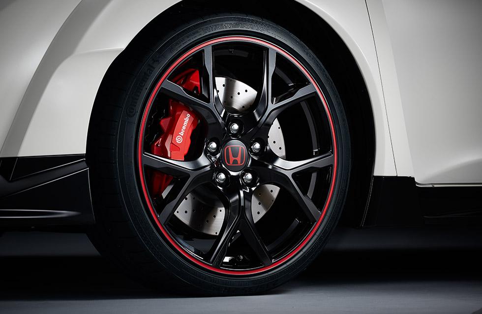 New Honda Civic Type R photo: Alloy Wheel view
