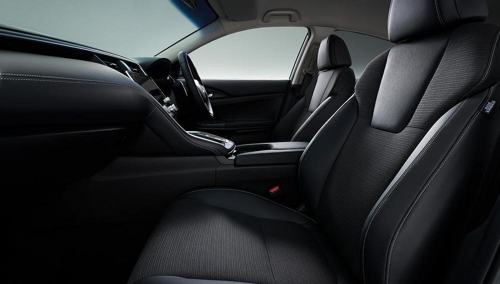 New Honda Insight photo: Front Seat image