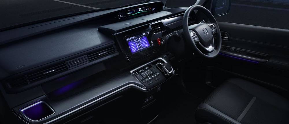 New Honda Stepwgn Spada Hybrid photo: Cockpit view
