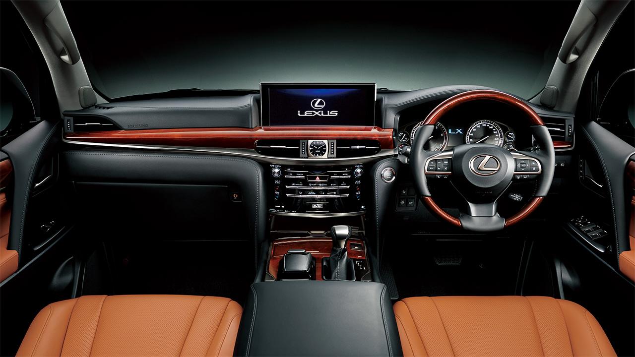 New Lexus LX570 photo: Cockpit view