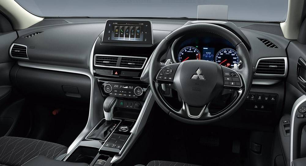 New Mitsubishi Eclipse Cross photo: Cockpit image