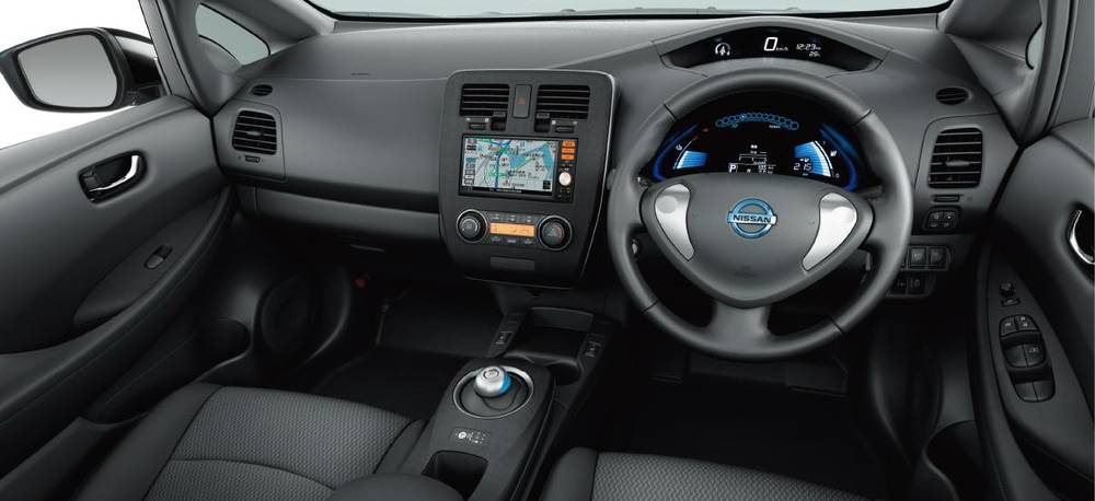 New Nissan Leaf picture: Cockpit view