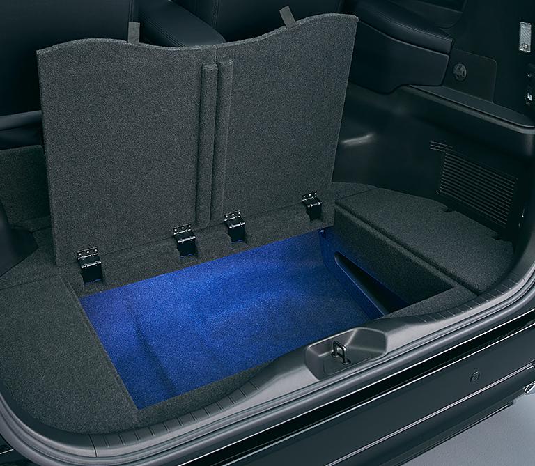 New Toyota Alphard Royal Lounge photo: Luggage Space 1