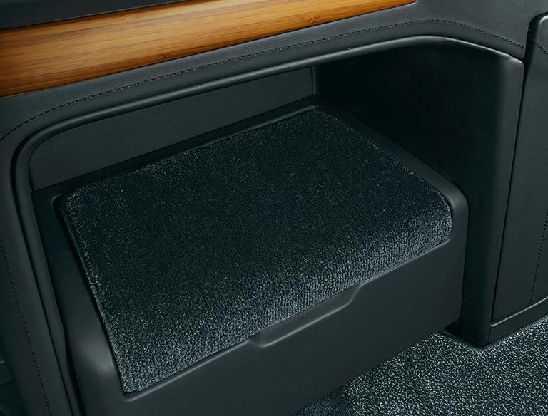 New Toyota Alphard Royal Lounge photo: Rear Storage Box (Closed)