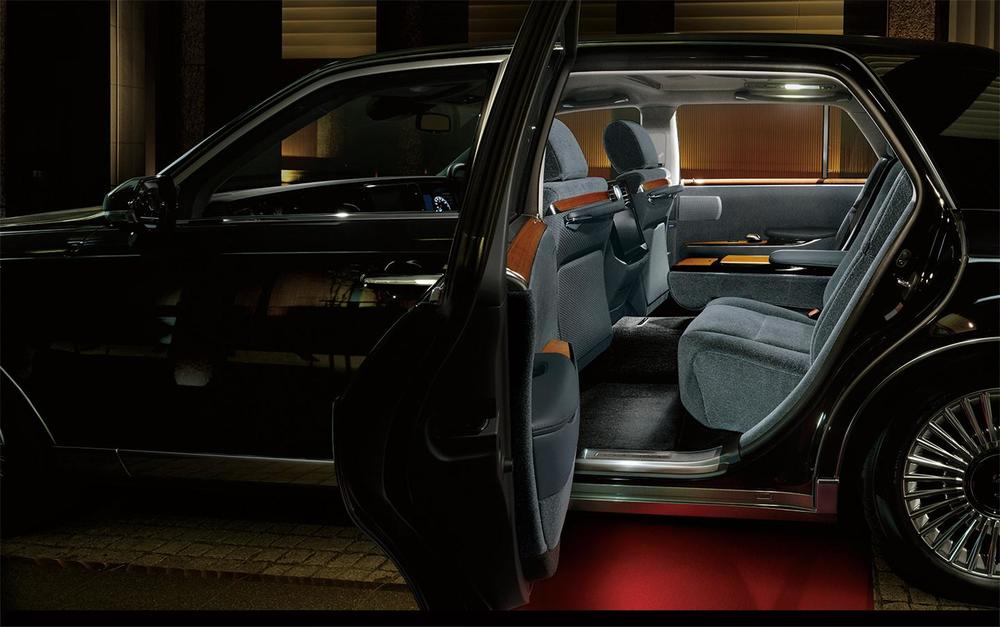 New Toyota Century photo: Rear Seat Open Door View