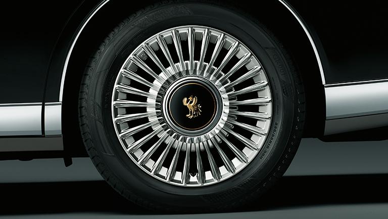 New Toyota Century photo: Wheel