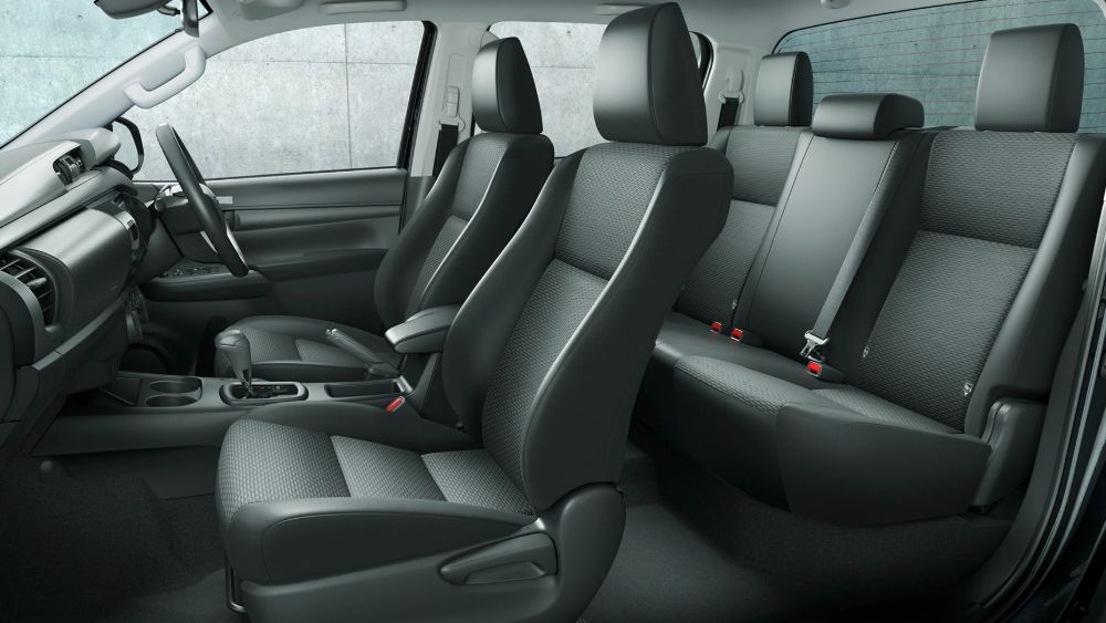 New Toyota Hilux Double Cabin photo: Interior view image
