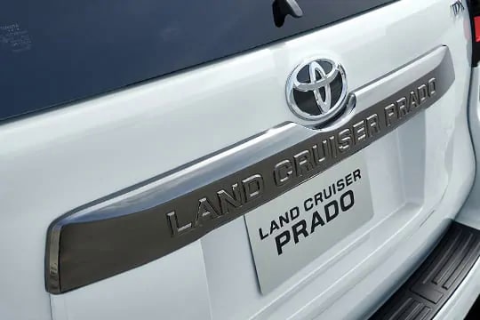 New Toyota Land Cruiser Prado photo: Back Door Garnish image