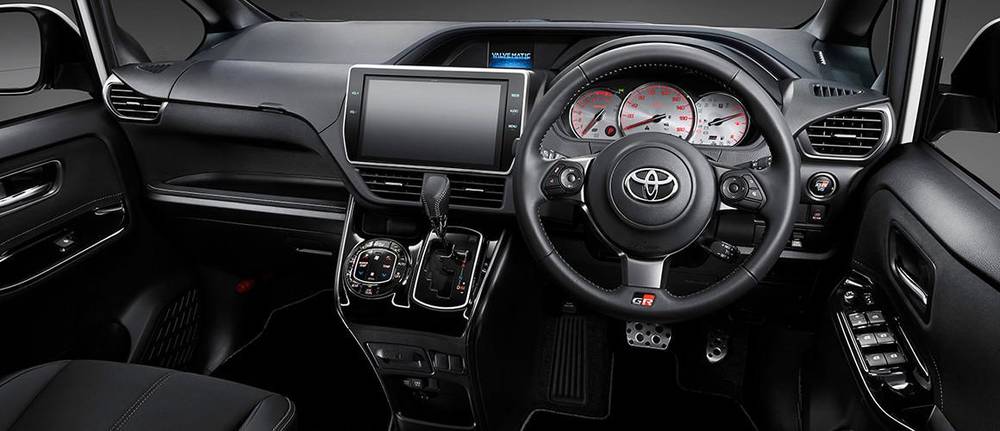 New Toyota Noah GR-Sport picture: Cockpit view