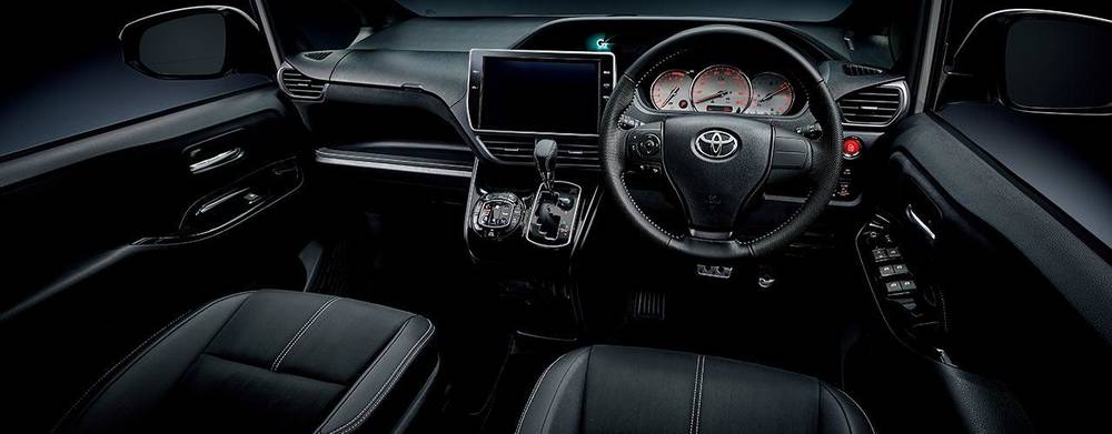 New Toyota Noah GS Sport photo: Cockpit view