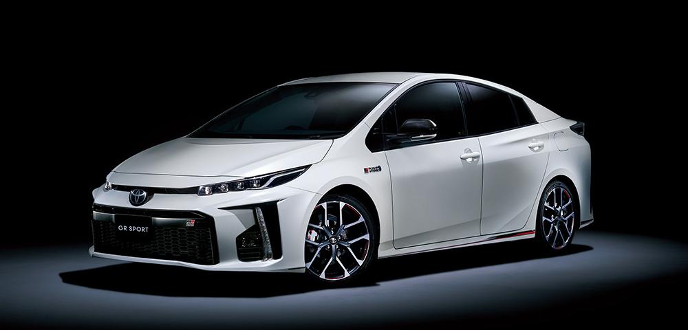New Toyota Prius PHV GR-Sport picture: Front view
