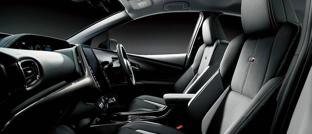 New Toyota Prius PHV GR-Sport picture: Interior view