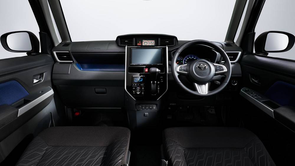 New Toyota Roomy Custom photo: Cockpit view