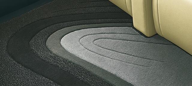 New Toyota Vellfire Royal Lounge pictures: Luxury Floor Mat