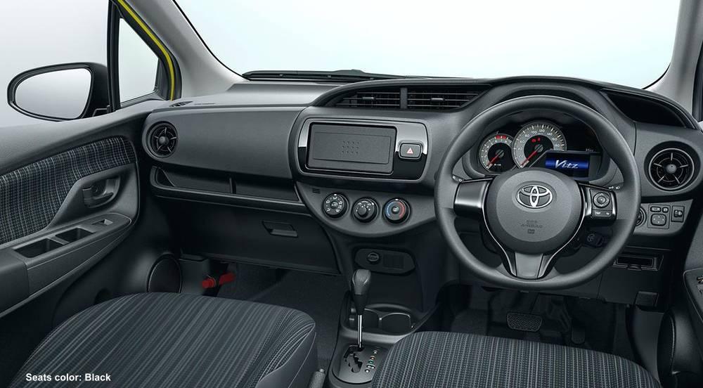 New Toyota Vitz photo: Cockpit view (Black color)