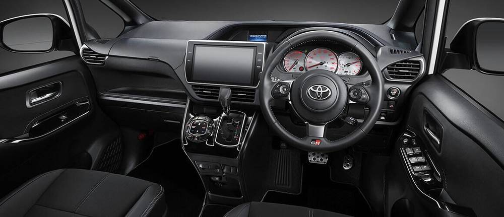 New Toyota Voxy GR-Sport picture: Cockpit view
