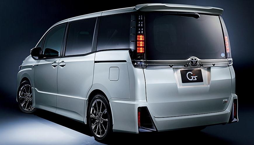 New Toyota Voxy GS Sport photo: Back view