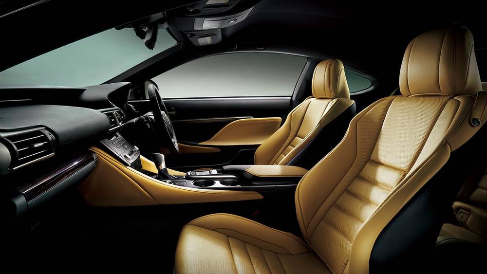 New Lexus RC200t picture: Front Seat photo
