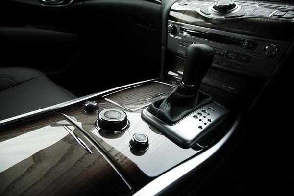 New Nissan Cima Hybrid photo: Interior view