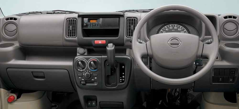 Nissan NV100 Clipper Van Cockpit