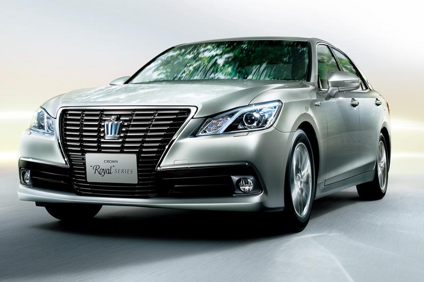 New Toyota Crown Royal Saloon photo: Front image