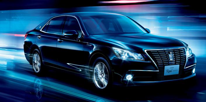 New Toyota Crown Royal Saloon Hybrid photo: Front image