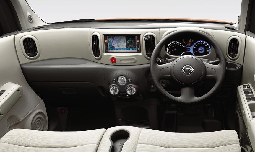 New Nissan Cube photo: Cockpit view