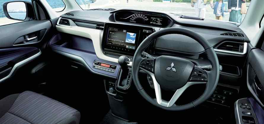 New Mitsubishi Delica D2 Hybrid photo: Cockpit view