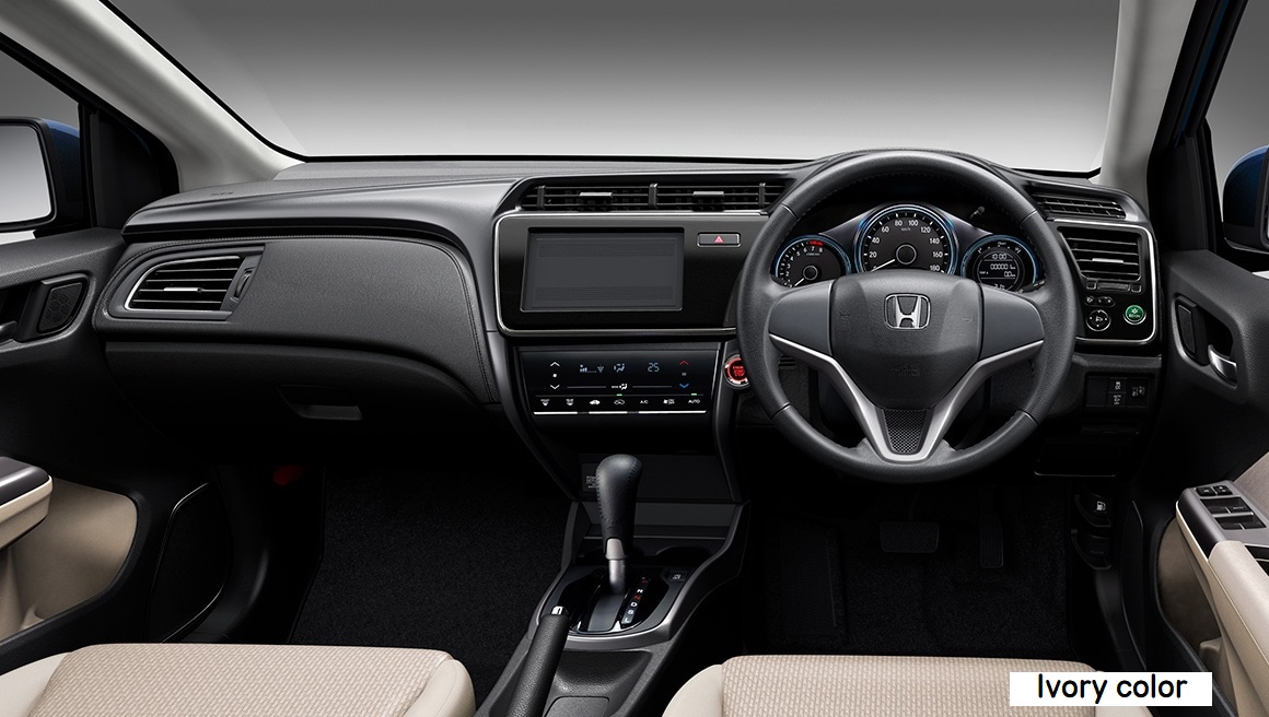 New Honda Grace Picture: Cockpit Photo (Ivory)