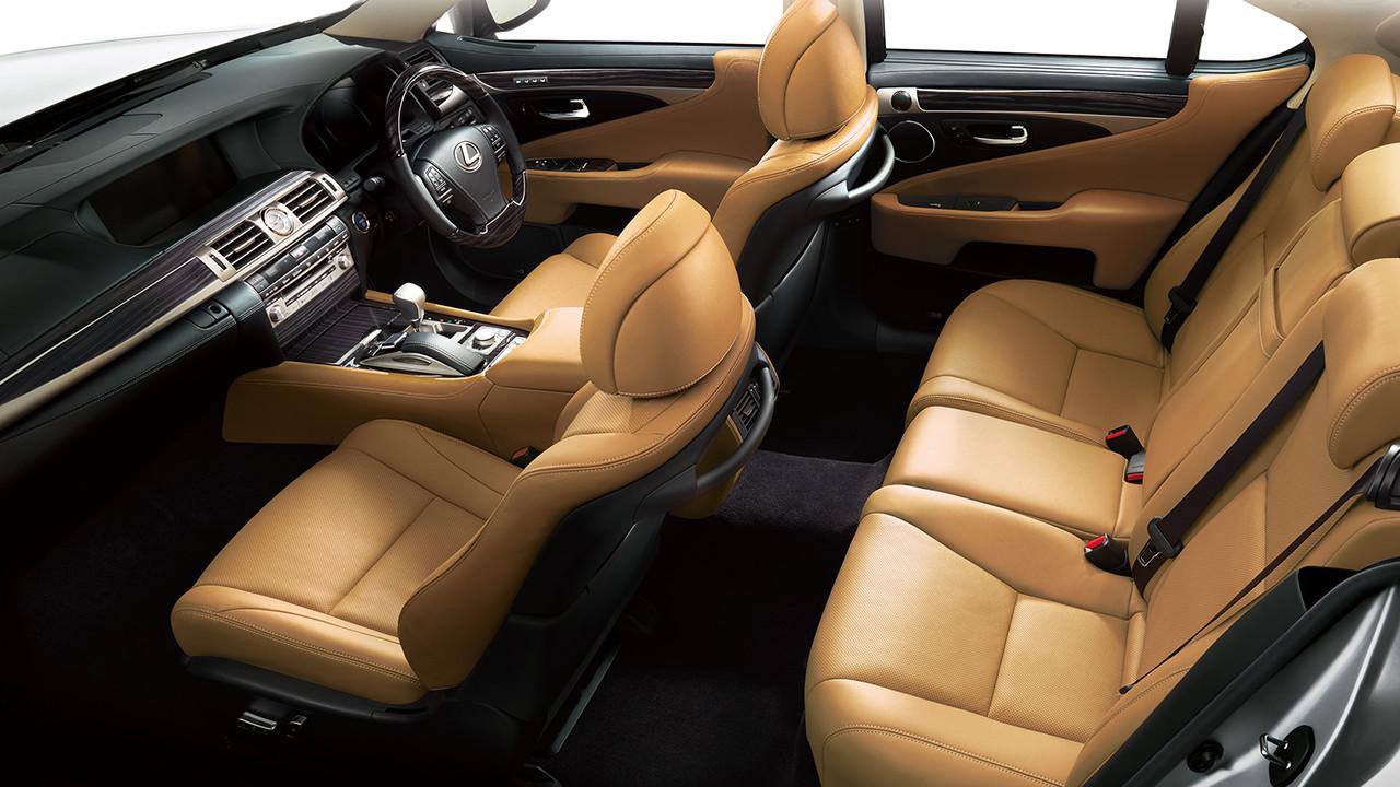 New Lexus LS460 photo: Interior view (inside picture)