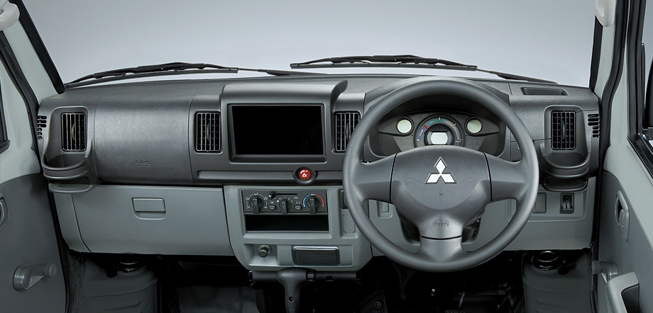 New Mitsubishi Minicab Miev Picture: Cockpit Photo