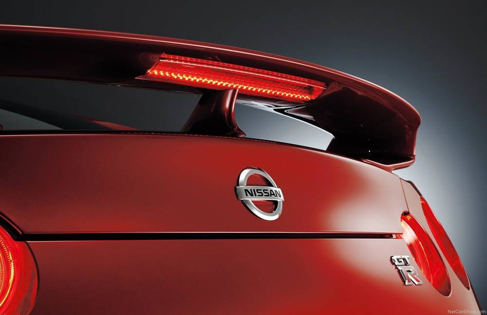 New Nissan GTR picture : Rear Spoiler