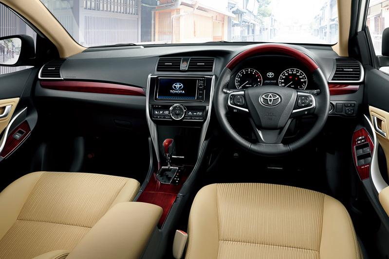New Toyota Premio photo: Cockpit image