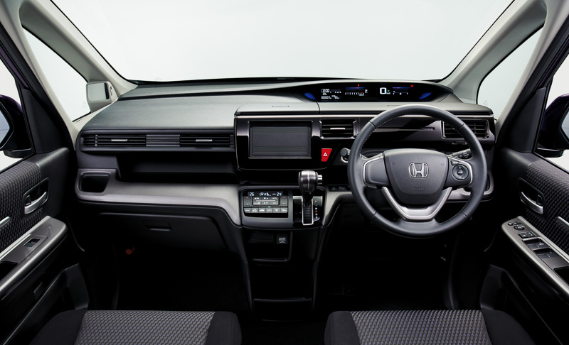 New Honda Step Wagon Spada Picture: Cockpit Photo New Honda Step Wagon Spada Picture: Cockpit Photo