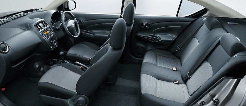 New Nissan Tiida Latio photo: Interior view