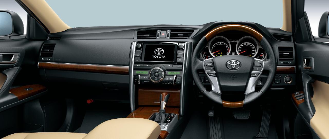 New Toyota Mark-X photo: Cockpit view