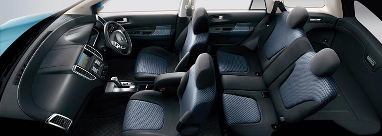 Nissan Wingroad - Interior view