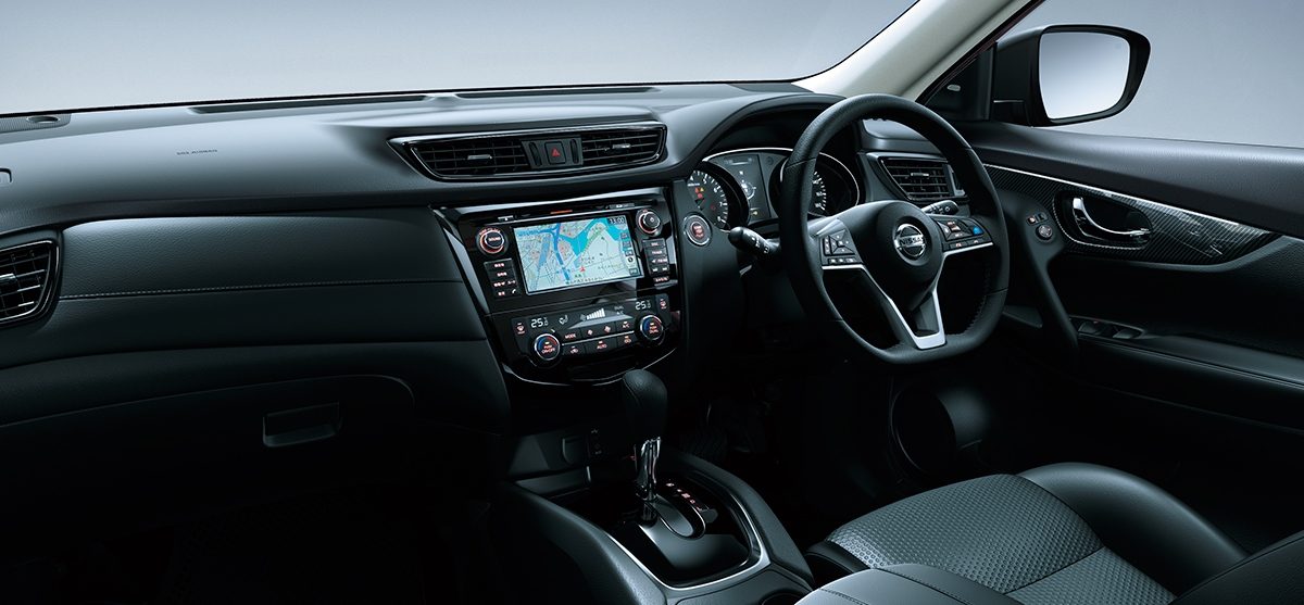 New Nissan X-trail Picture: Coclpit picture