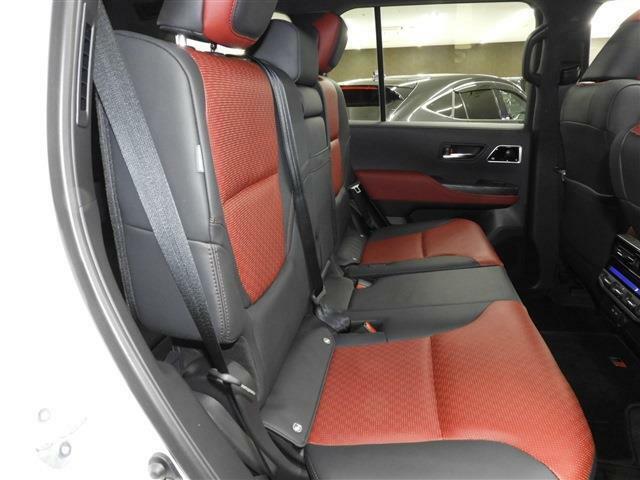 Toyota Land Cruiser-300, Diesel, GR Sport, Pearl body color and Red interior color picture: Back Seat image
