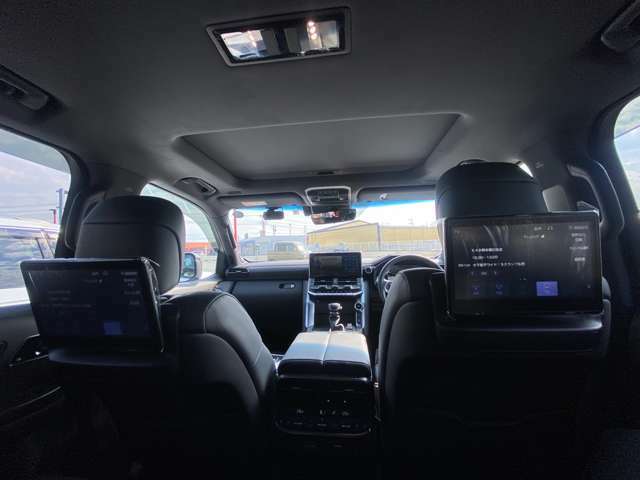 Toyota Land Cruiser-300, Gasoline, GR Sport, Pearl body color and Black interior color picture: Interior view image