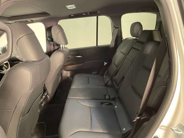 Toyota Land Cruiser-300, Diesel Engine, White Pearl color picture: Interior view image