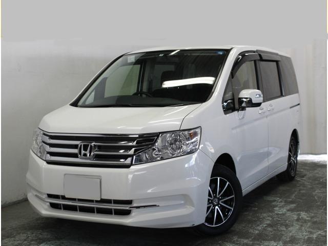 Used Honda Stepwagon 2013 model White Pearl  body color photo: Front view