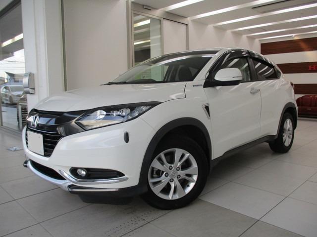 Used Honda Vezel 2014 Model White Pearl color picture: Front view