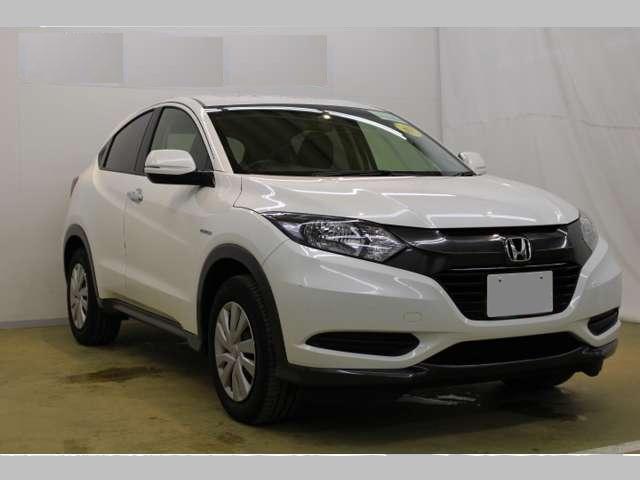 Used Honda Vezel 2015 Model White Pearl color picture: Front view