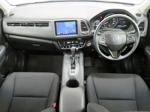 Used Honda Vezel 2016 Model Black color picture: Interior view