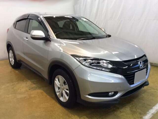 Used Honda Vezel 2016 Model Silver color picture: Front view